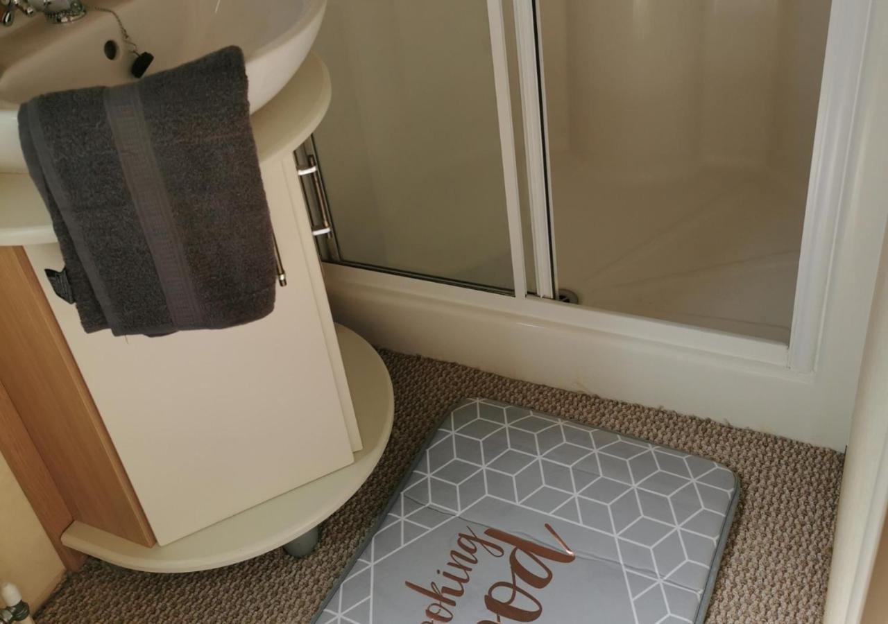 Tranquil 6 Berth Luxury Holiday Home Chichester Bagian luar foto