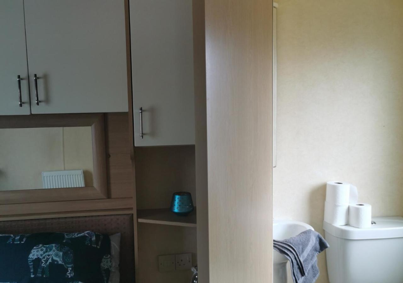 Tranquil 6 Berth Luxury Holiday Home Chichester Bagian luar foto